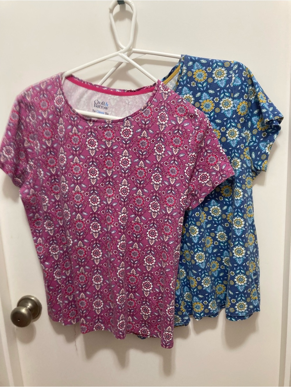 2 beautiful Croft&Barrow ladies cotton T’s